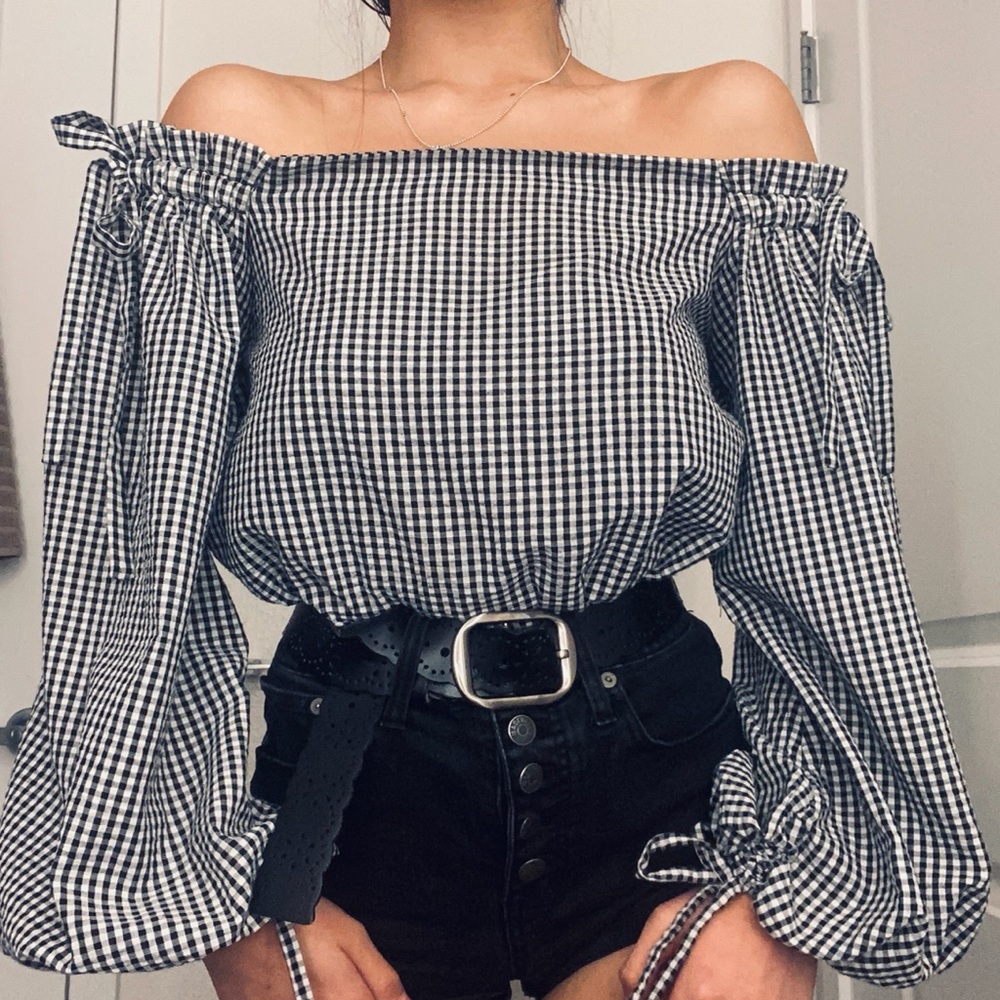 Like New Kendall + Kylie top